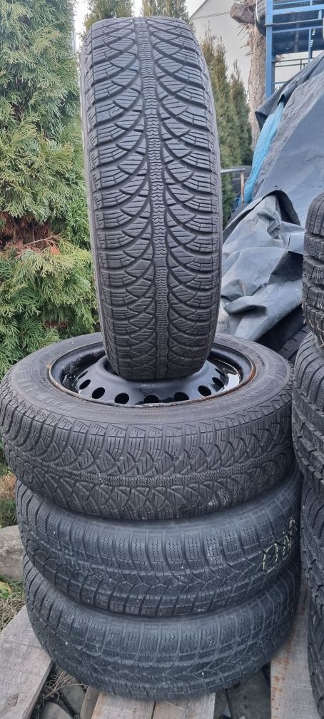 Yaris Aygo Corolla 175/65 R14 felgi  z oponami zimowymi