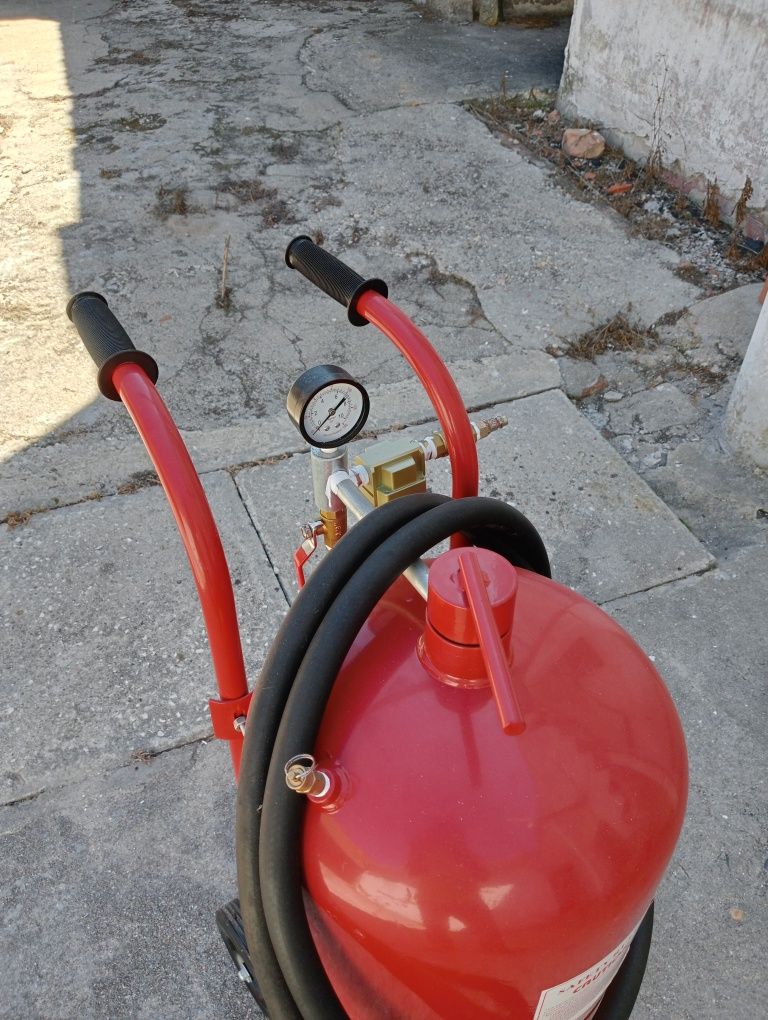 Máquina para decapagem