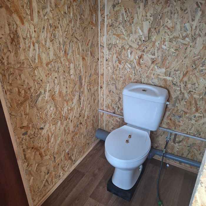 Утеплений туалет-вагончик / Санітарний модуль – 2 кабінки + раковина