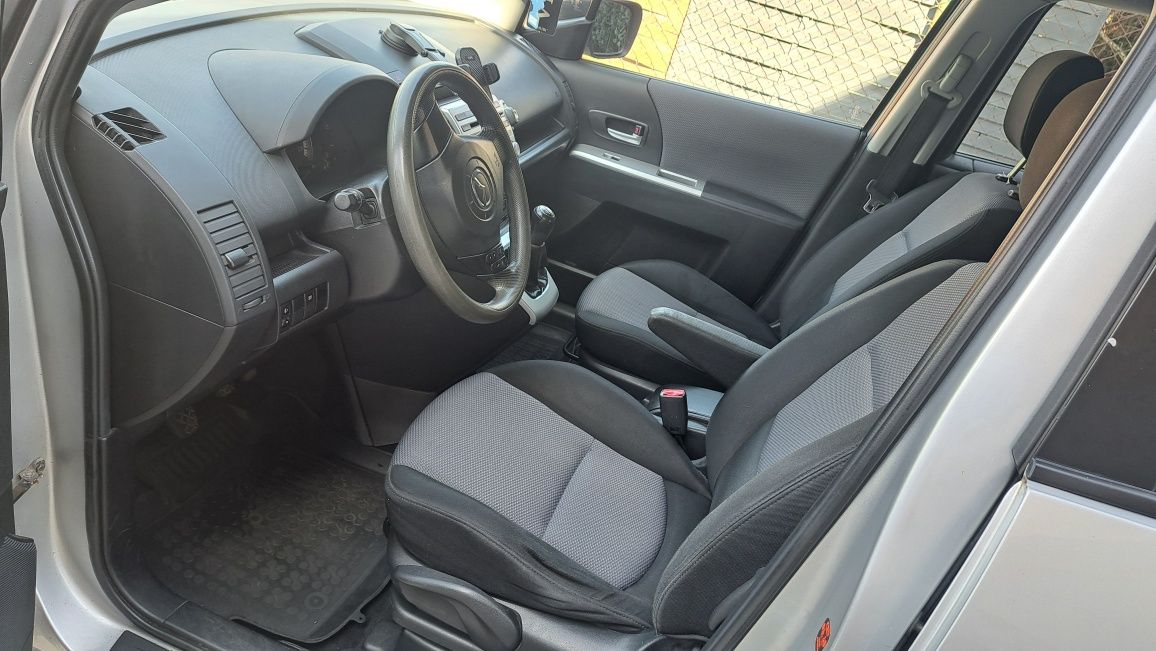 Samochód osobowy Mazda 5