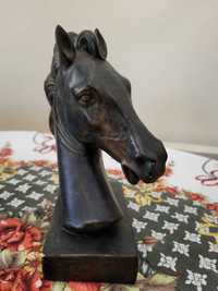 Estátuas de cavalos, busto de cavalo (duas estátuas)