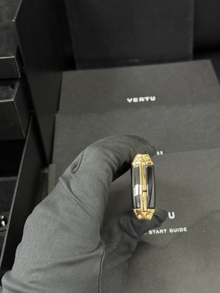 Vertu Signature S Yellow gold