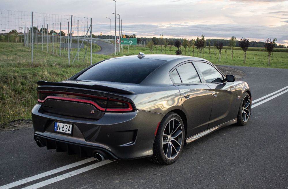 Dodge Charger 6.4L ScatPack 492km HEMI V8