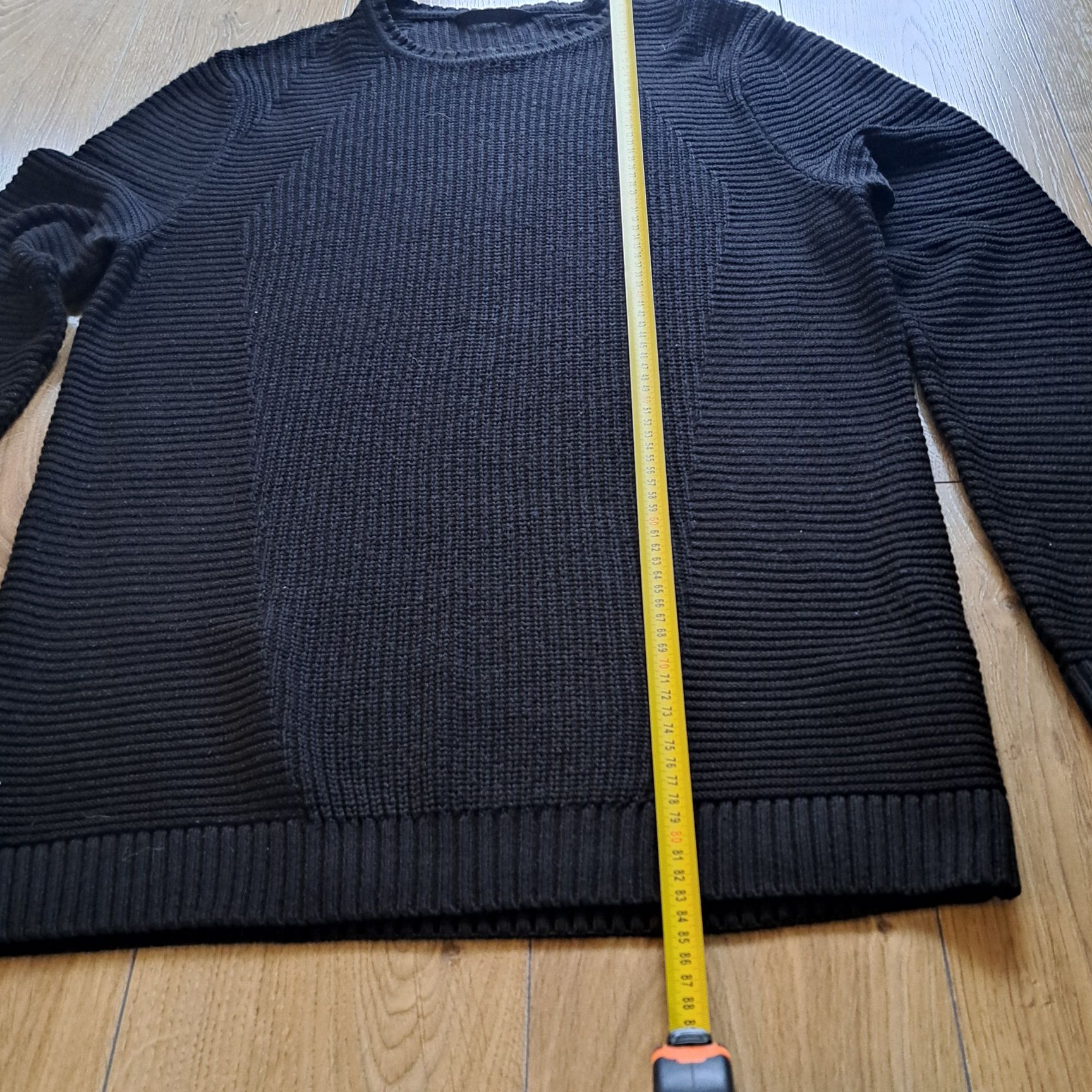 Czarny sweter LC Waikiki XL – klasyka, wygoda, idealny stan!