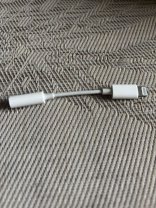 Перехідник аудіо Apple Lightning - 3,5 mm