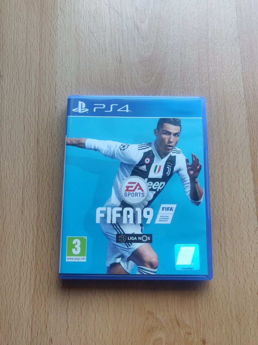 FIFA 19 - PS4 - selado novo