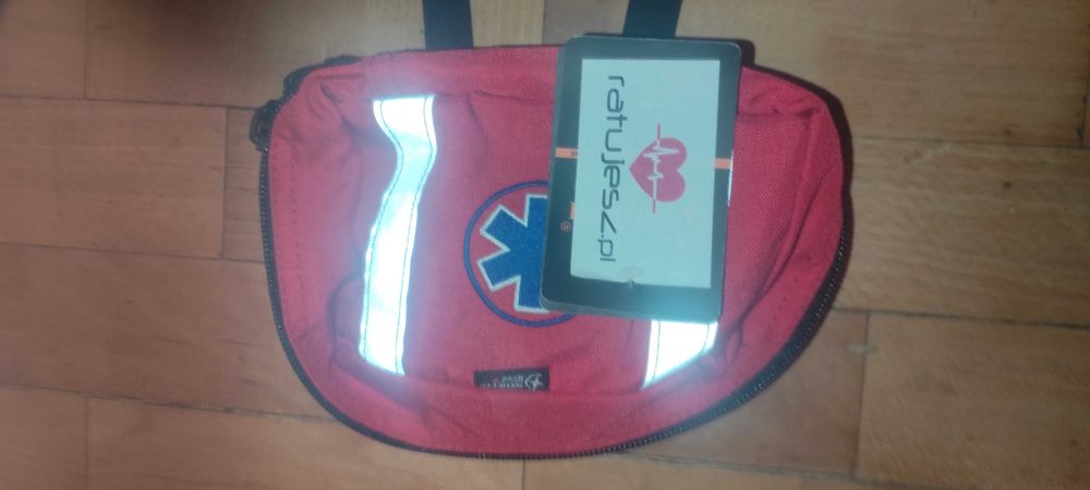Mała apteczka osobista AOM, czerwona, cordura, odblaskowa, NOWA