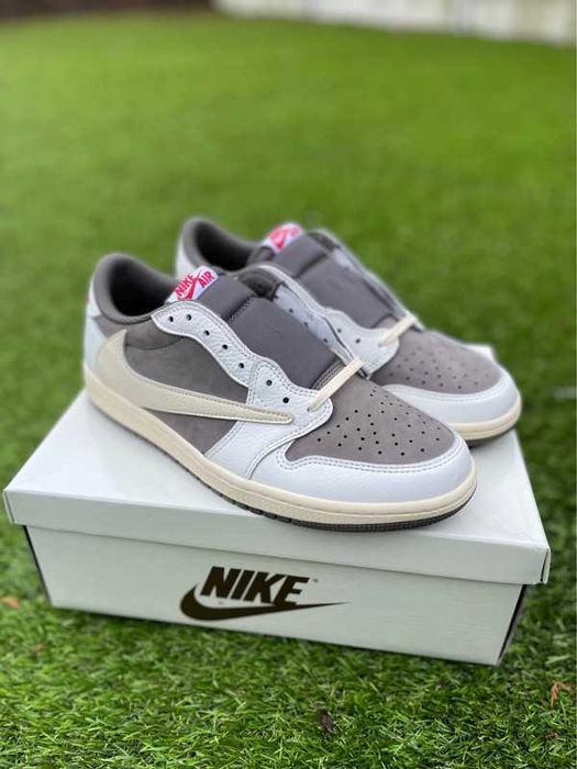 Buty meskie Mokasyny Jordan_1_Retro_Low_OG_SP_Travis_Scott_Mocha r.41
