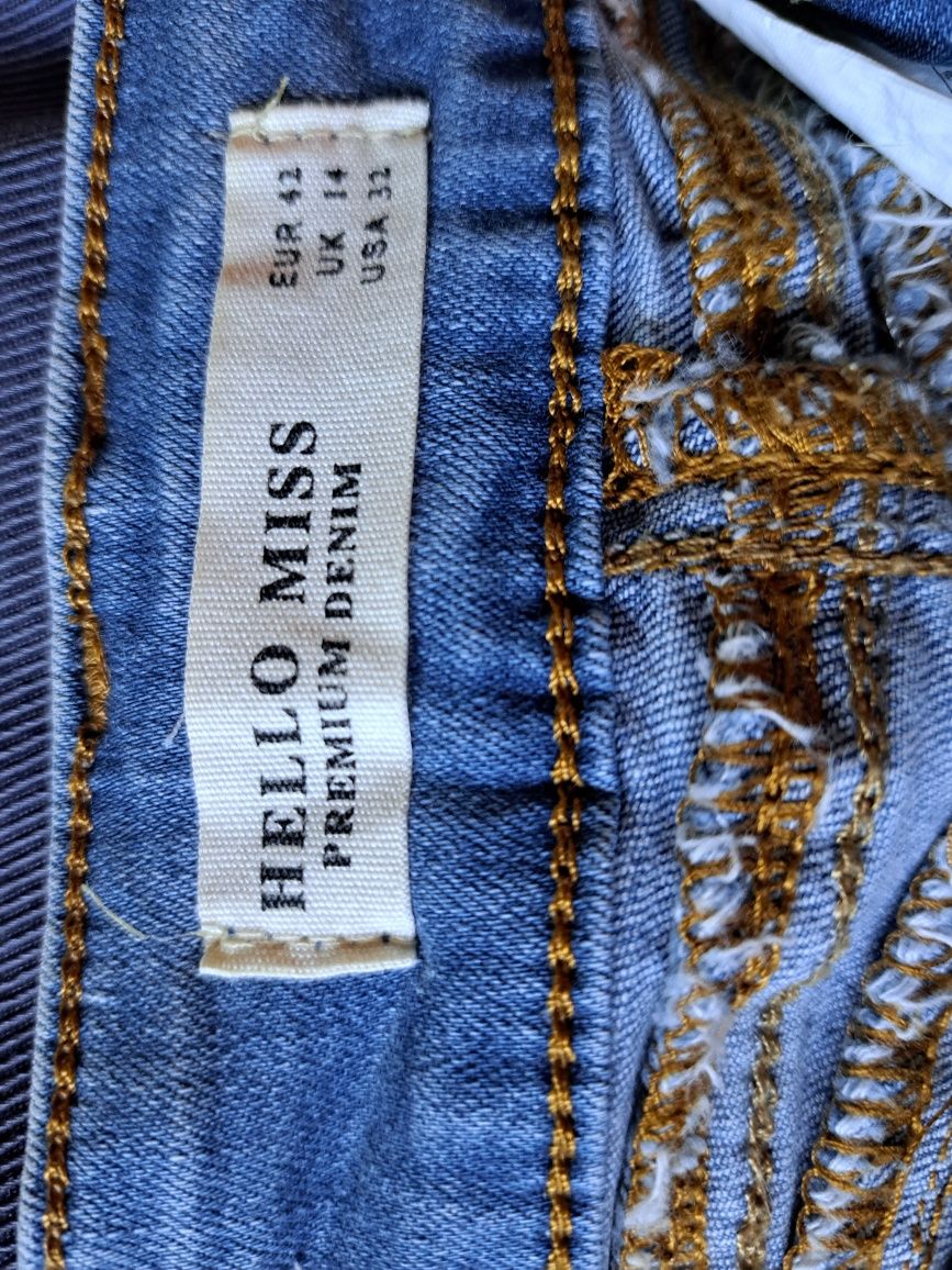 Krótkie damskie spodenki DENIM 42