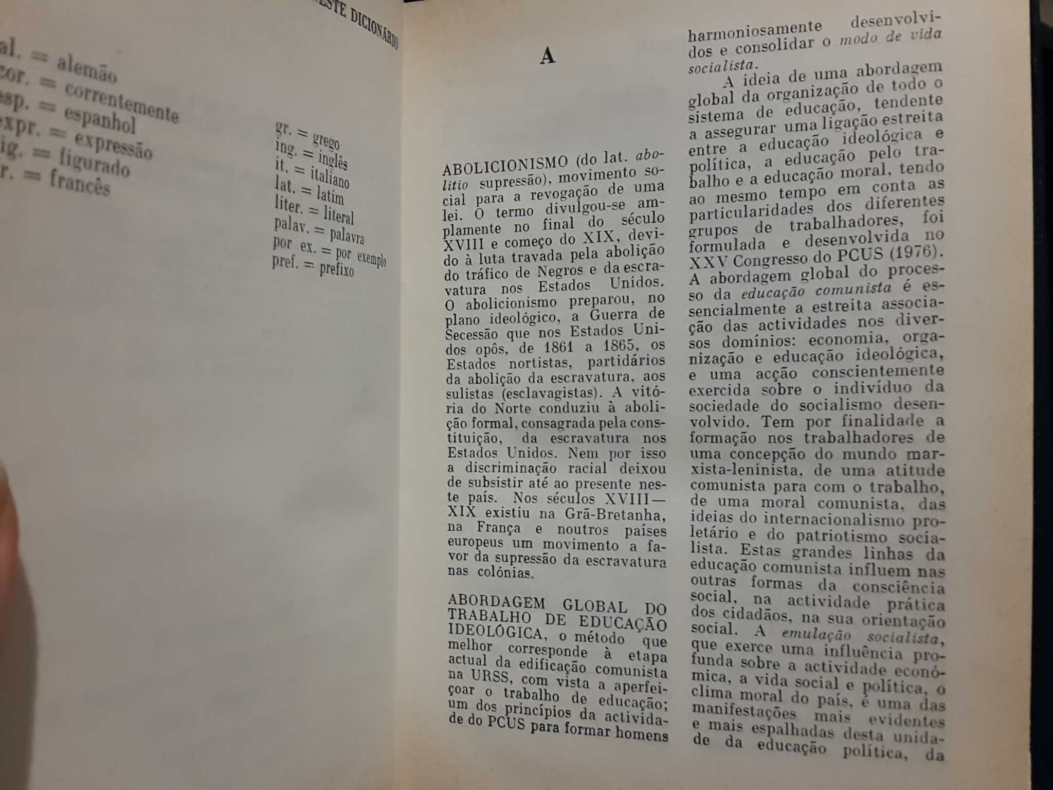 Pequeno Dicionário Político (Edições «Progresso», Moscovo, 1985)