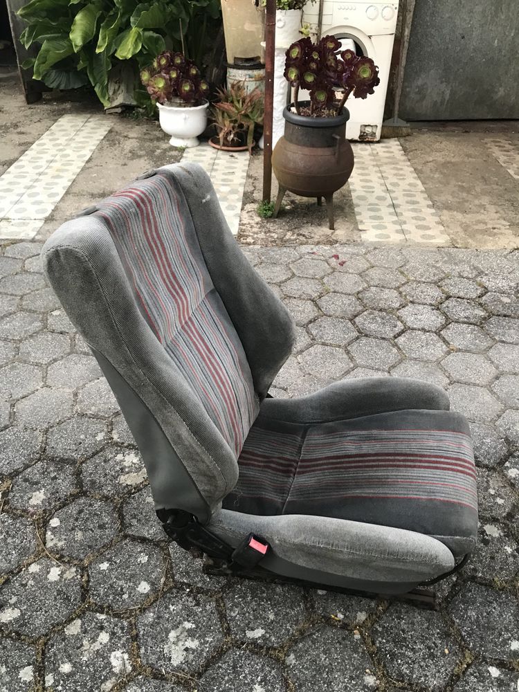 Vendo bancos da frente do opel kadett gsi