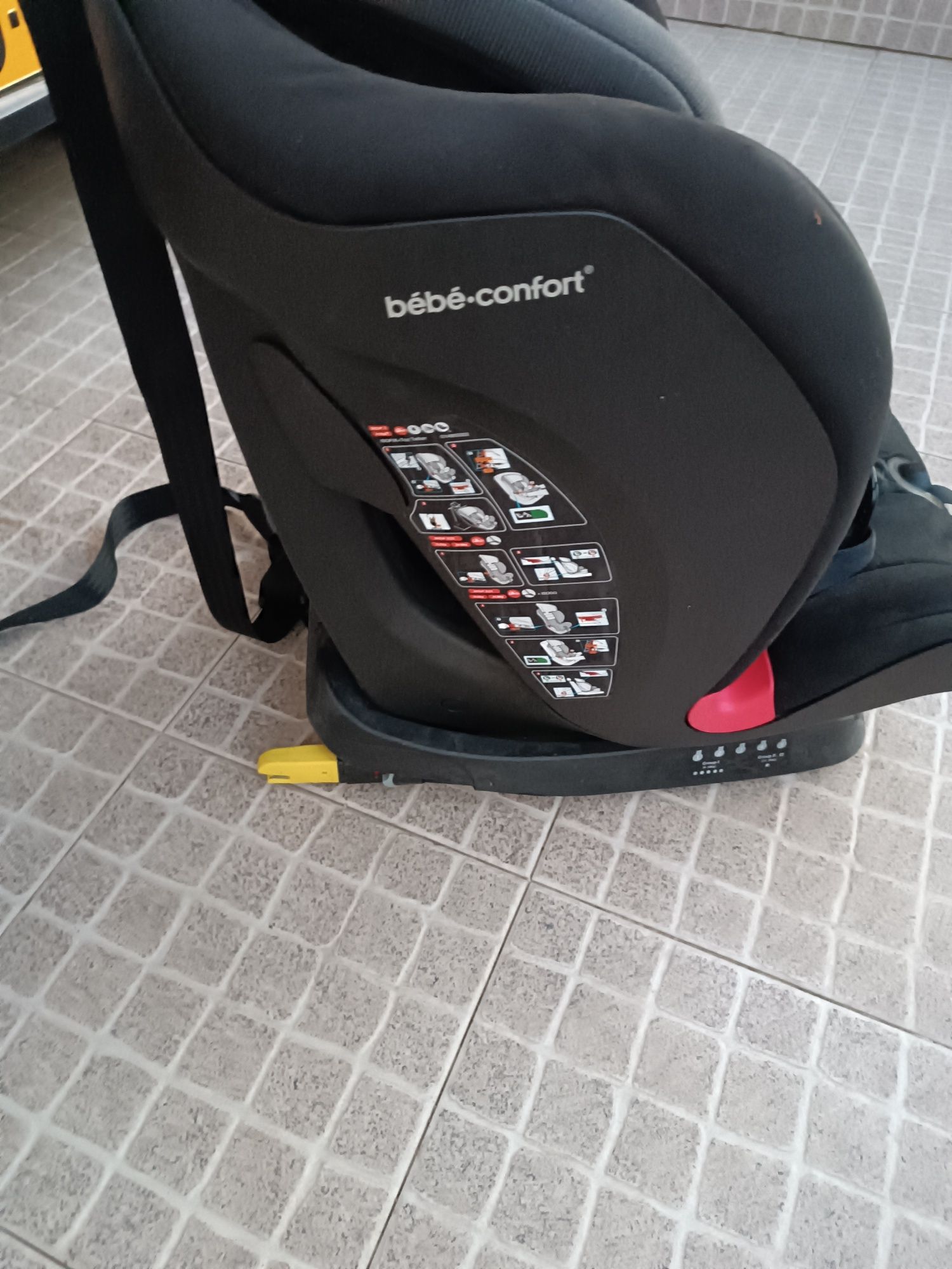 Cadeira bebe Confort que acompanha o crescimento
