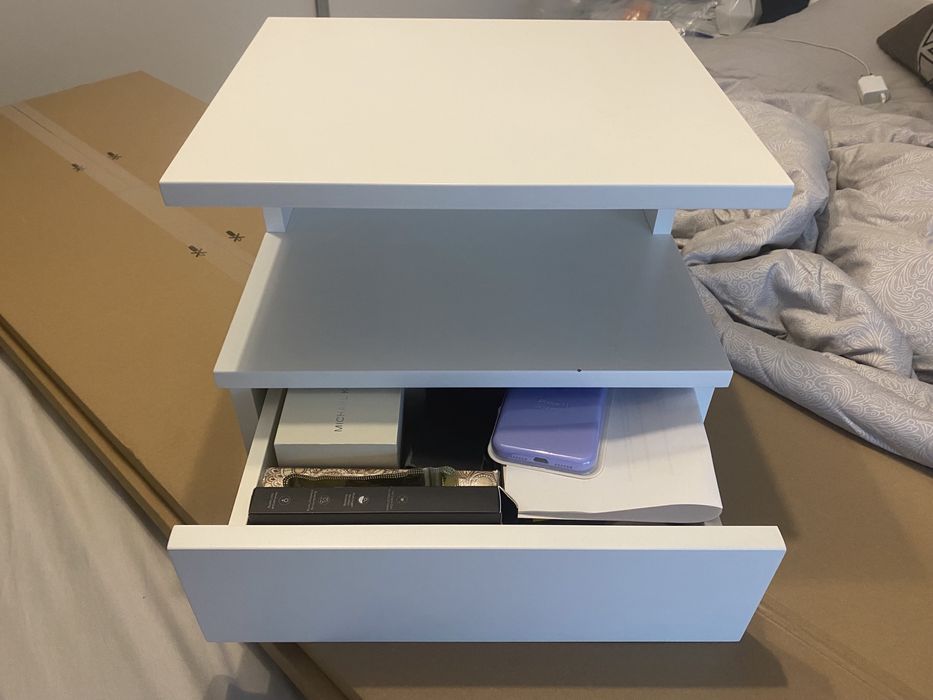 Biały stolik nocny wiszacy polmat polysk z szuflada