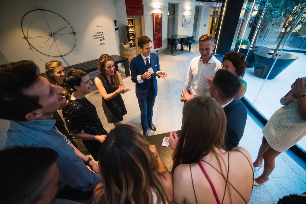 Iluzjonista na eventy firmowe oraz prywatne | Jędrzej Waberski