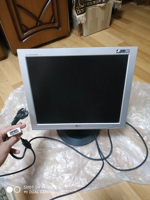 Монітор LG FLATRON L1732P