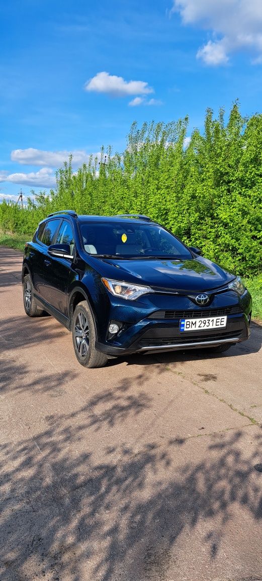 Продам Toyota rav4 2.5 газ-бензин.2017 рік