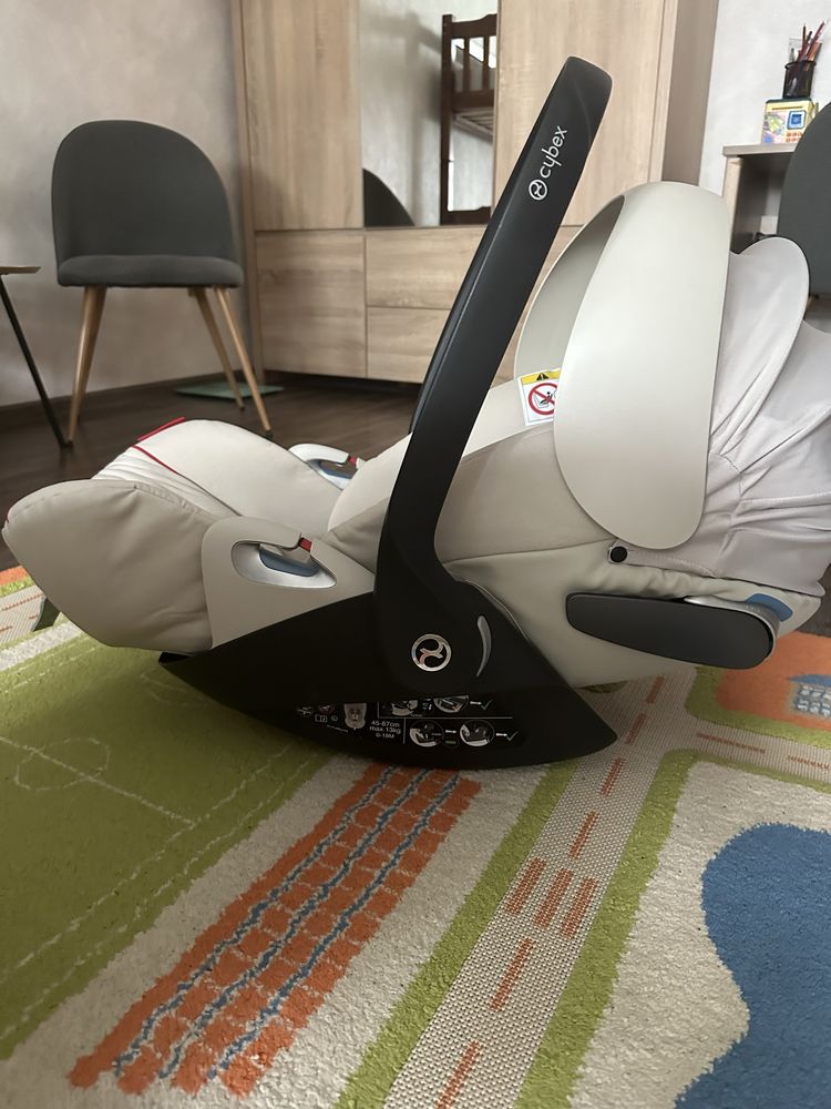 Продам автокрісло cybex