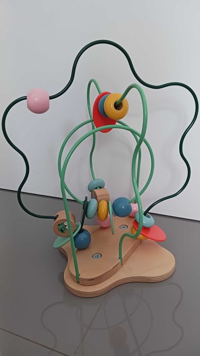 Brinquedo de madeira para crianças