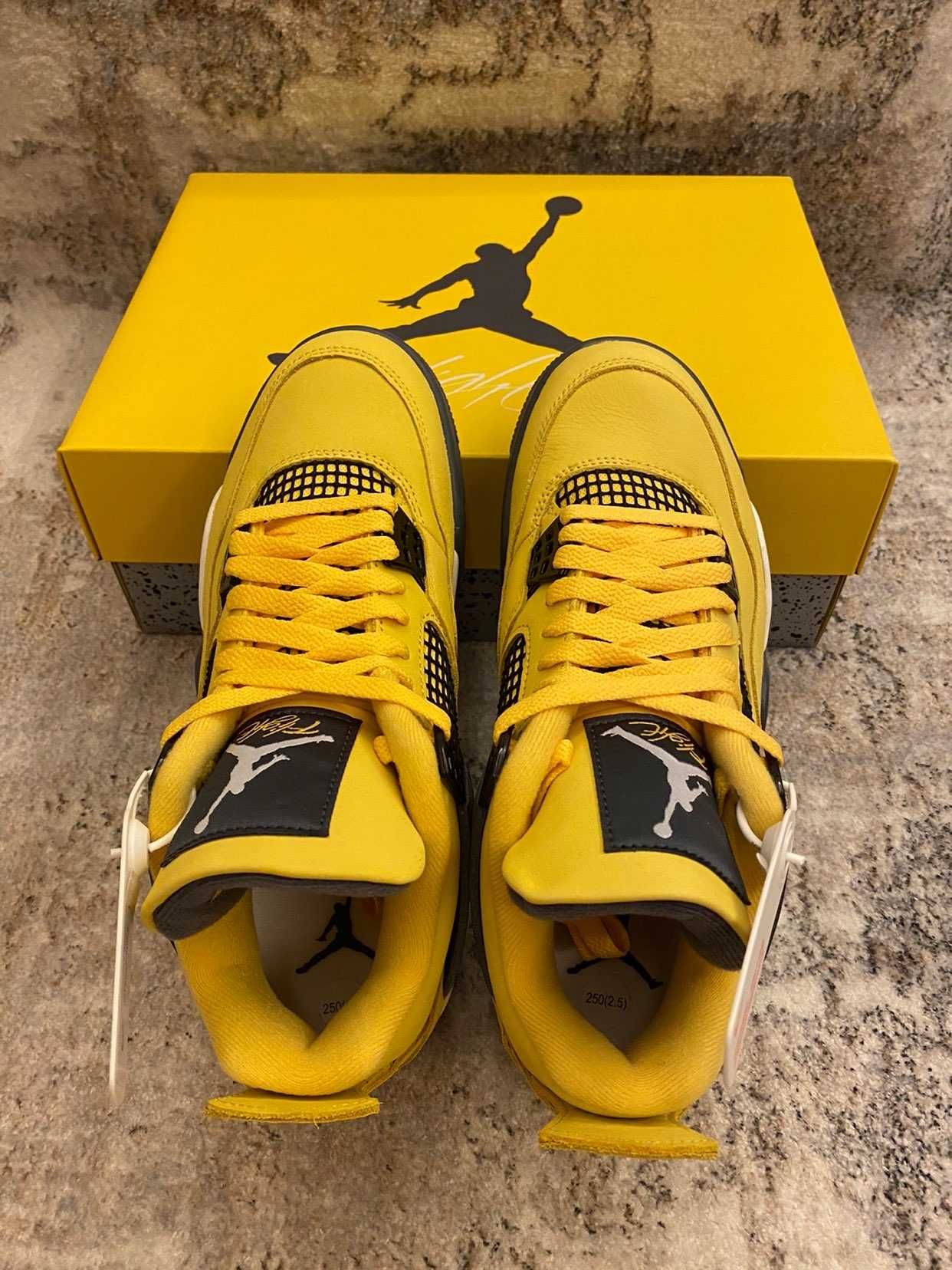 Jordan4Air4RetroLightning UnisexTrampki R.40