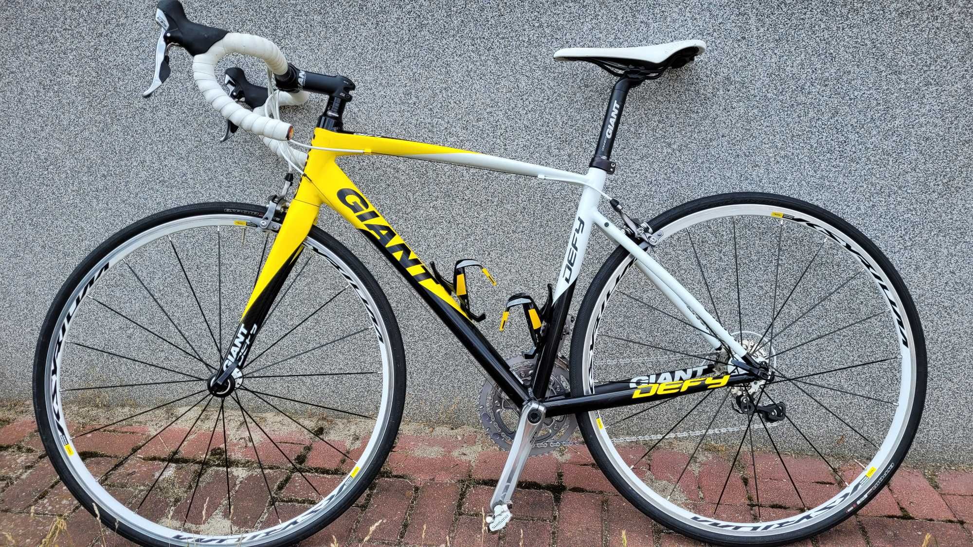 Giant defy  pełna grupa Shimano 105  5700