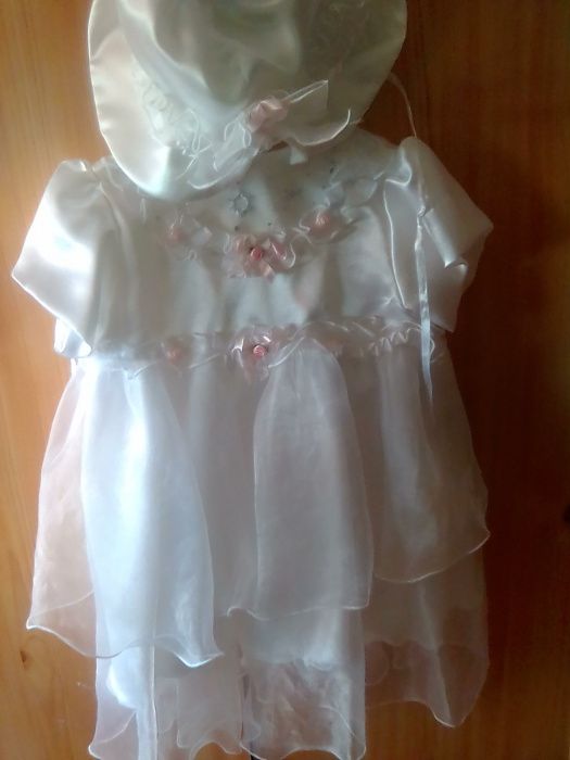 Sprzedam sukienkę do chrztu .