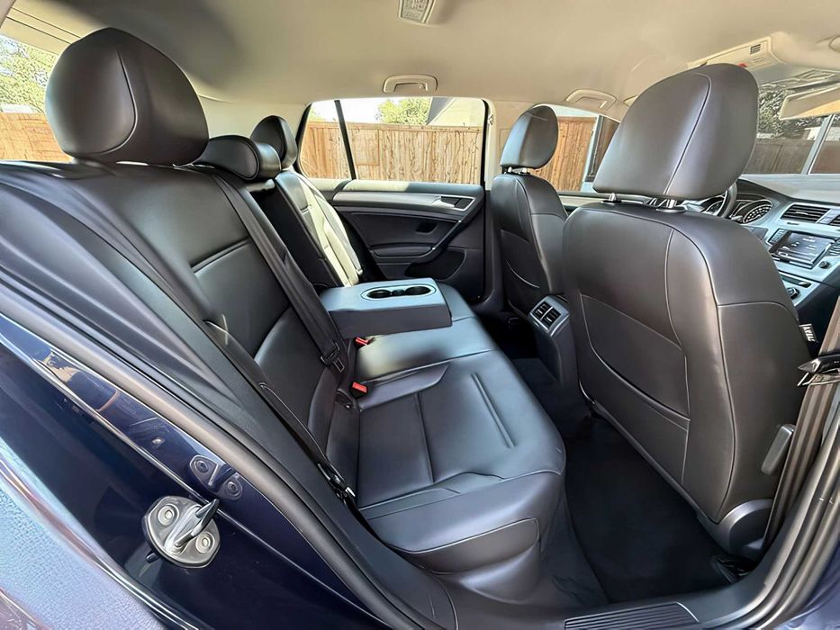 Volkswagen Golf      2015