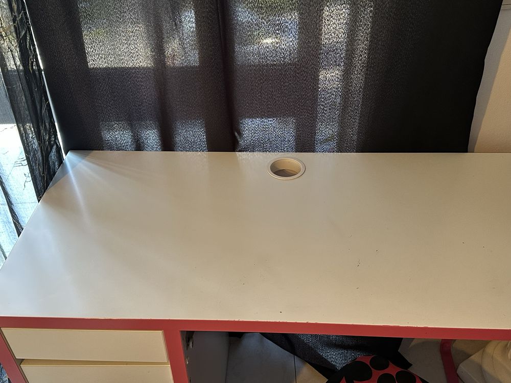 Vendo secretaria + cadeira