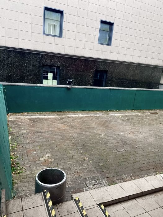 Оренда комерційного приміщення з літнім майданчиком