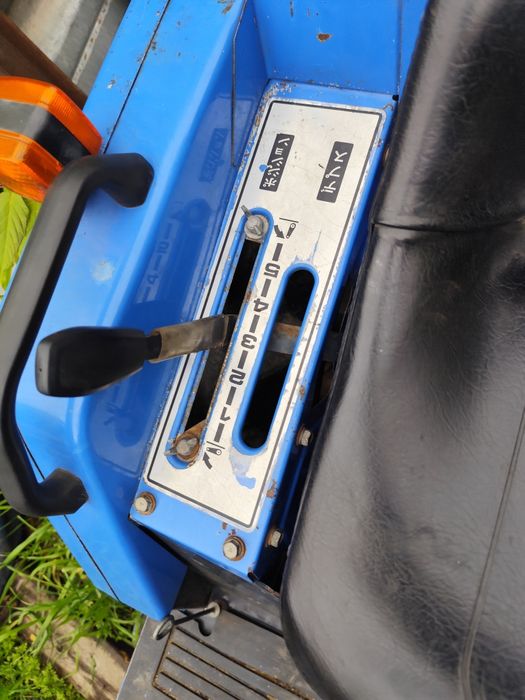 Трактор ісекі на ходу