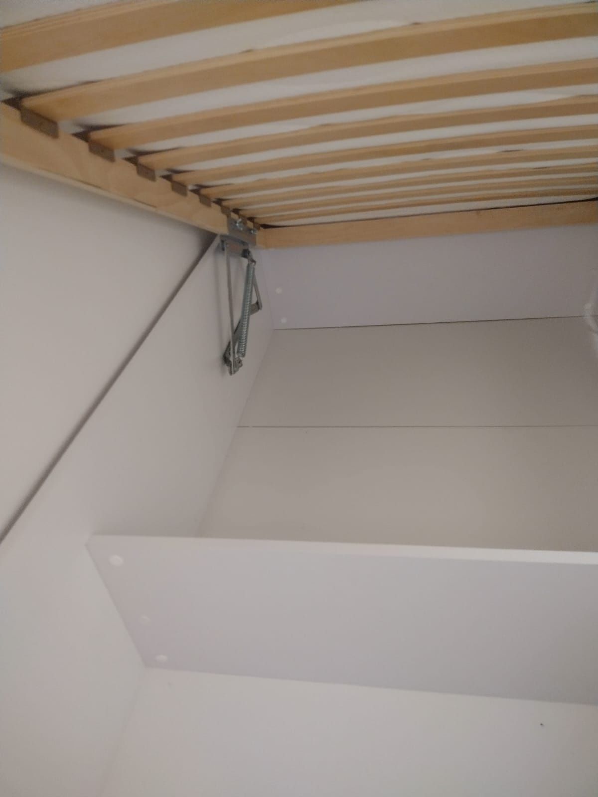 Łóżko pojedyncze białe lakier w połysku BlackRed White nowe 90×200