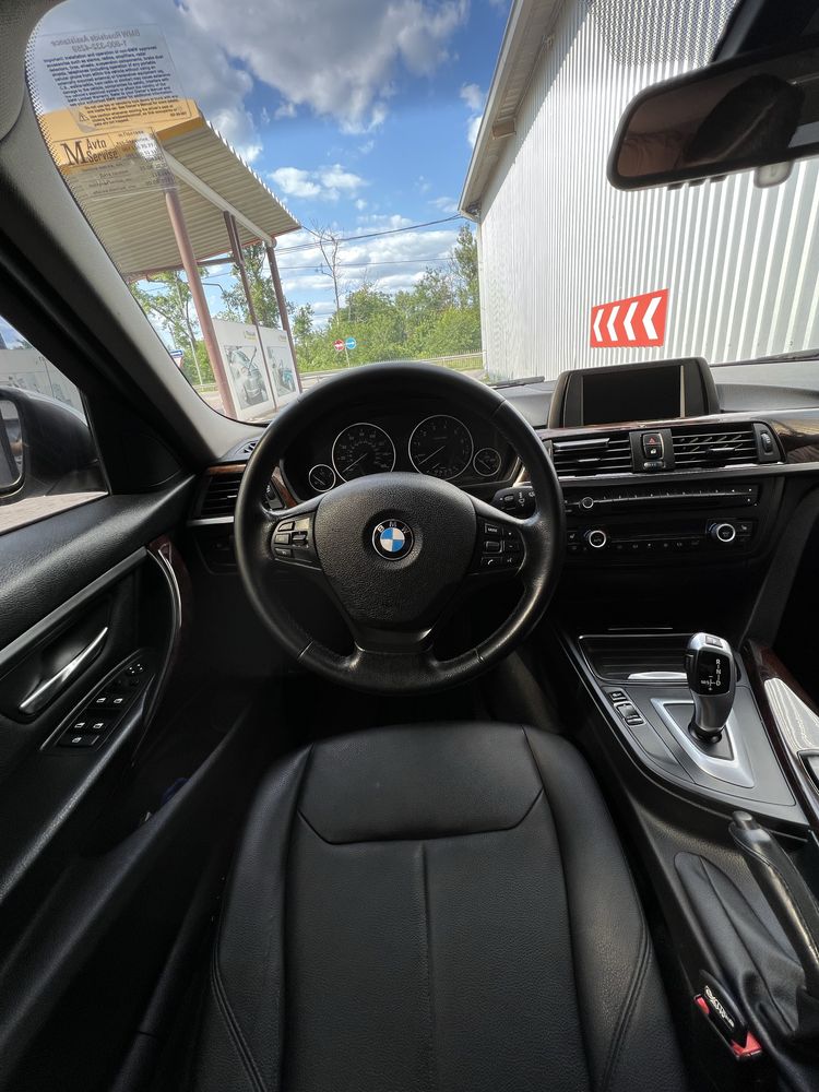 Продам BMW 320i