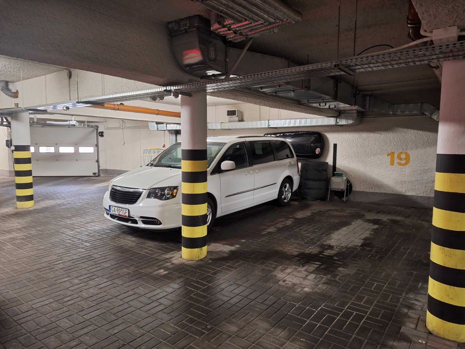 Sprzedam miejsce postojowe 15mkw w podziemnym parkingu
