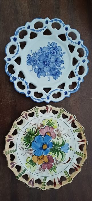 Conjunto de pratos pintados a mão