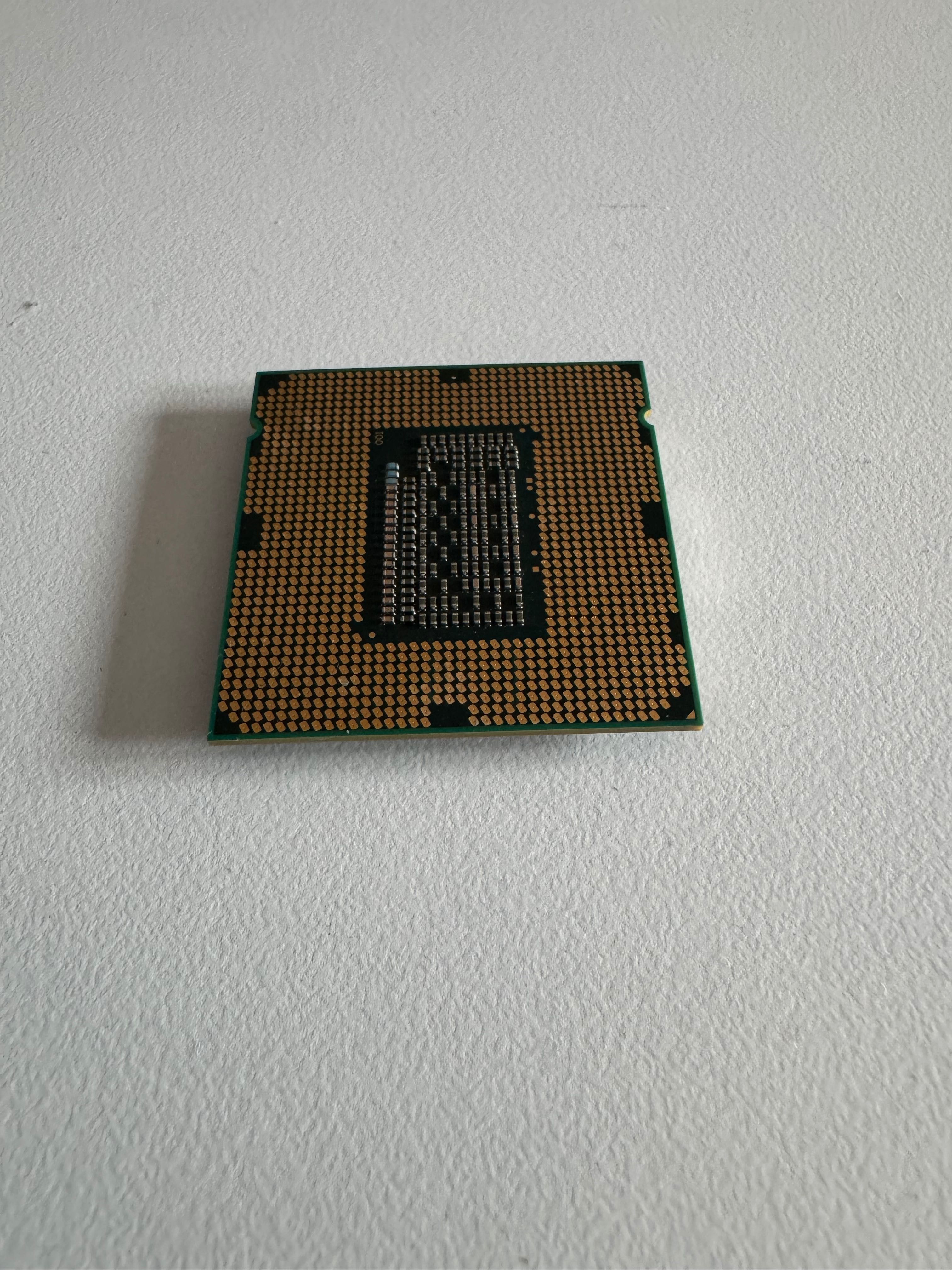 Procesor Intel Core i5 2300, 4 rdzenie x 2.8 ghz + pasta termo