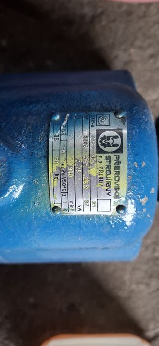 Motoreduktor silnik z przekladnia