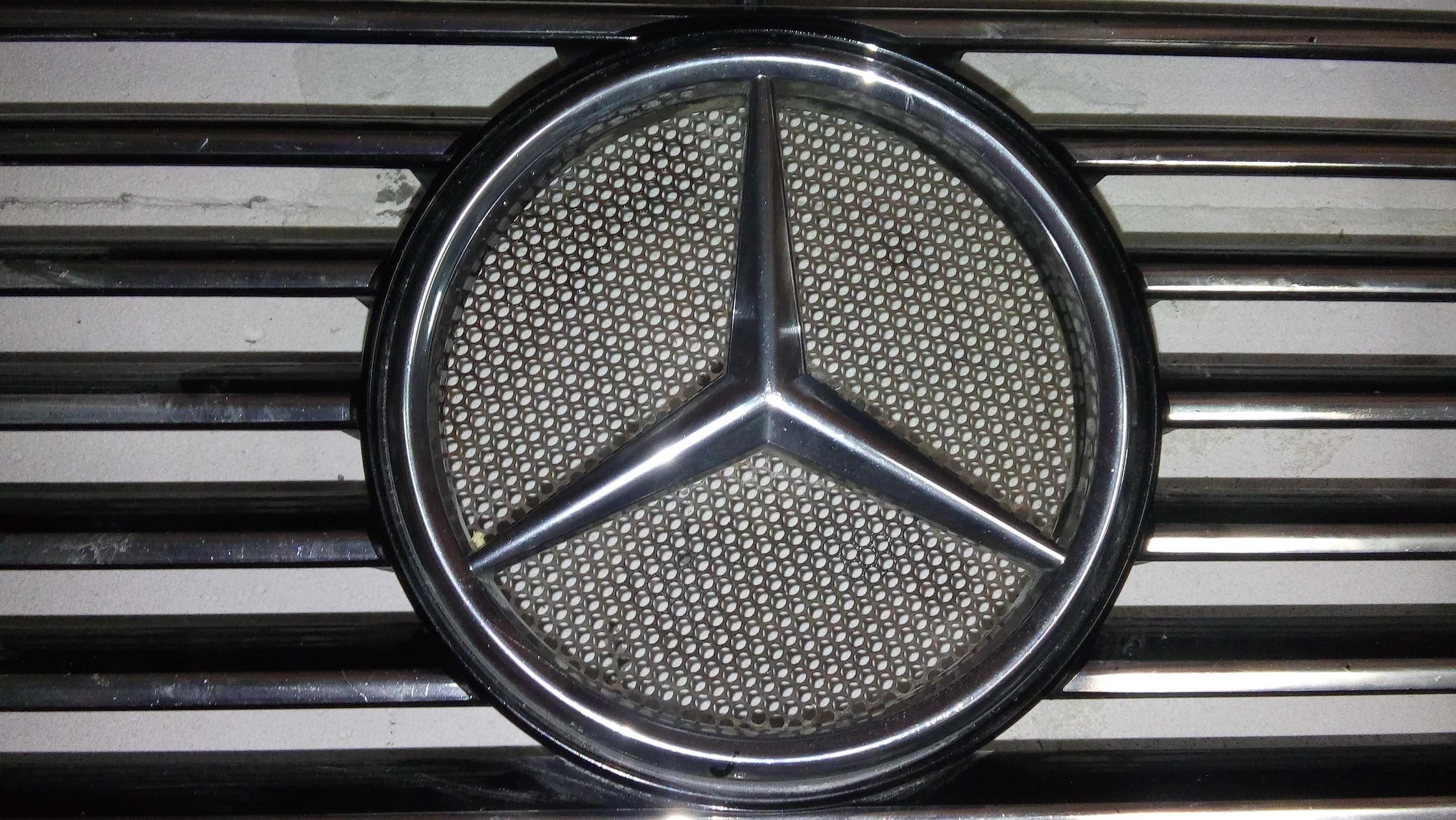 Решетка радиатора W463 Mercedes G-class 4638880015 б.у.