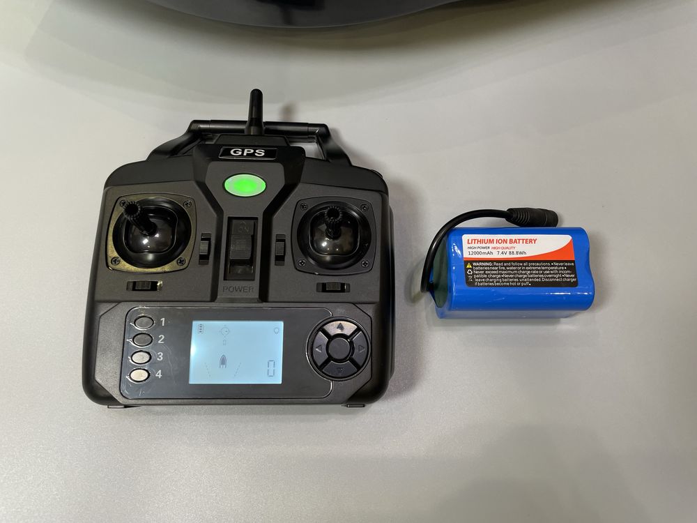 Короповий кораблик Flytec V020 з GPS 12000 mah для риболовлі прикормки