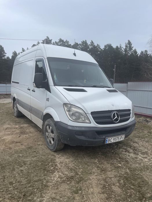 Дуже хороше авто має негначні нуанси по кузуву