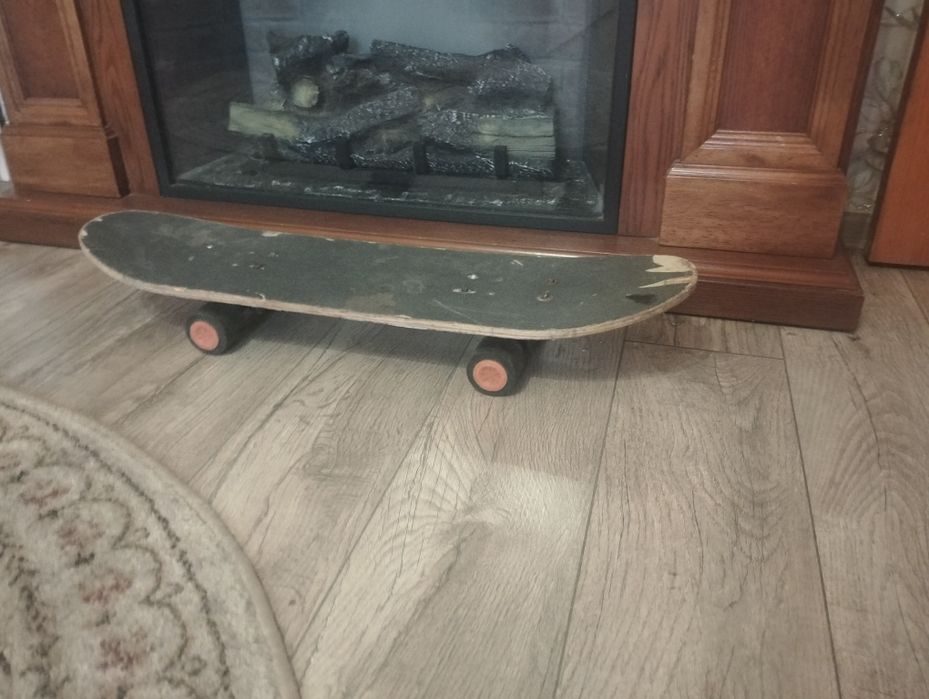 Скейтборд (80×20 см)