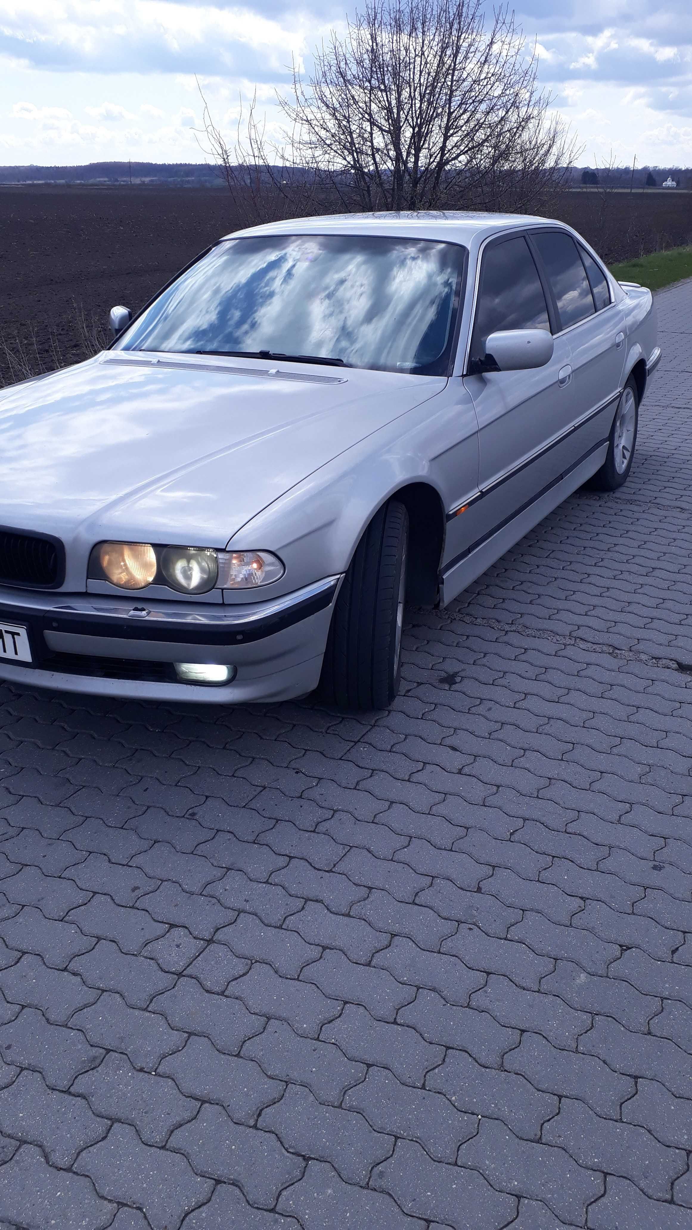 BMW740 D в хорошому робочому стані.