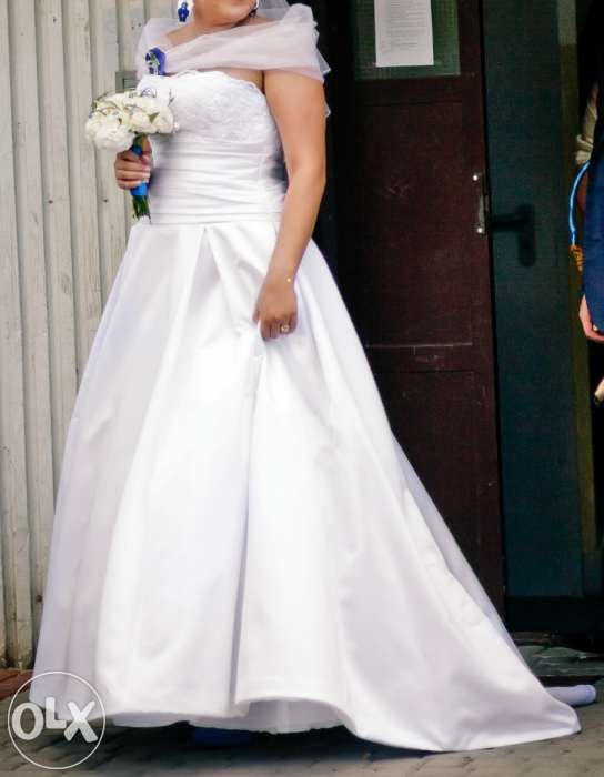 Suknia ślubna biała z LISA FERRERA 718 gratis bolerko z futerka