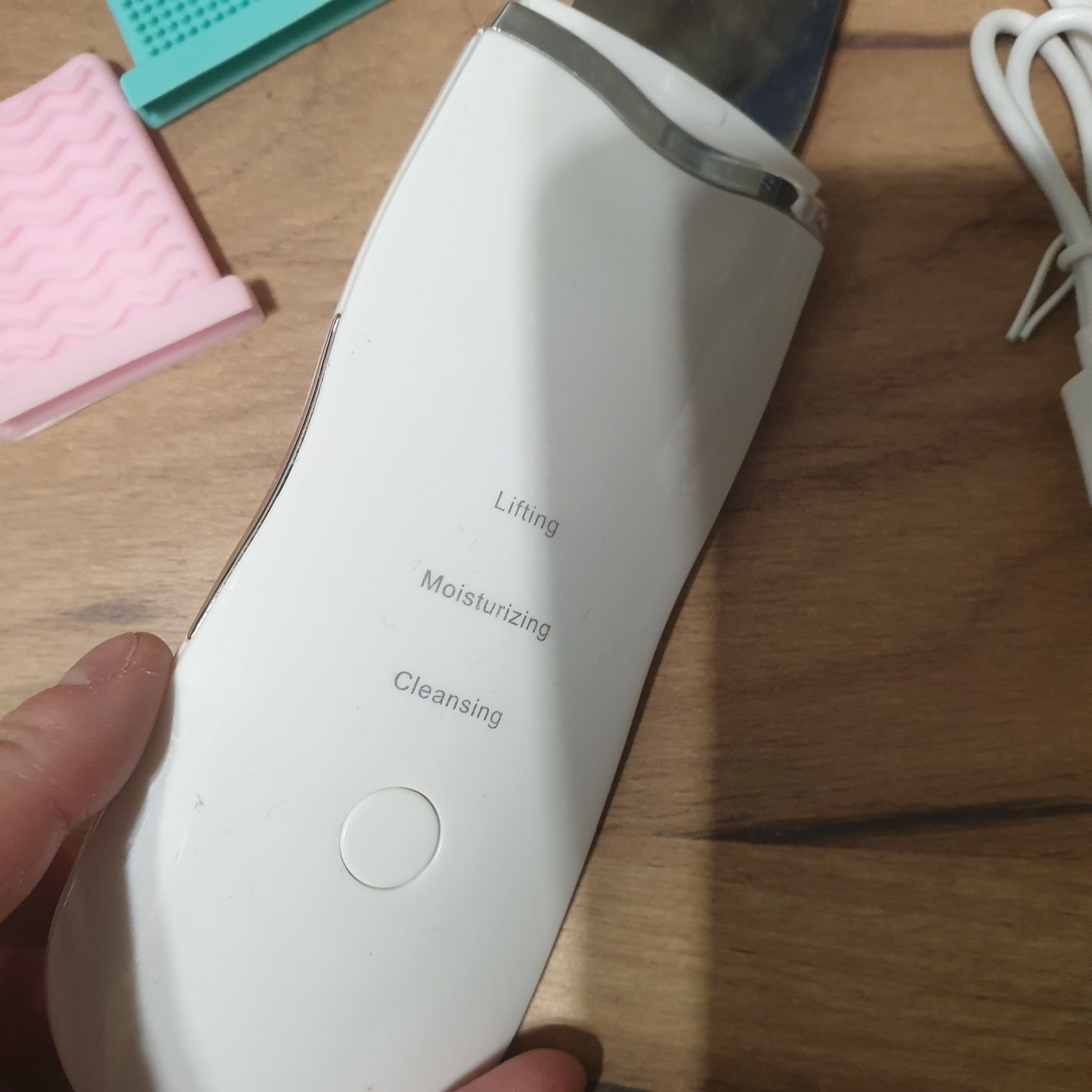Urządzenie do peelingu kawitacyjnego