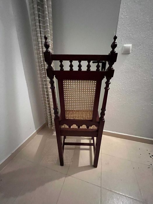 Mesa de Jantar Oval Antiga com 6 Cadeiras de Palhinha