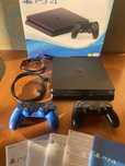 PlayStation 4 Slim, 1TB + 2 джойстика