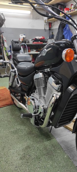INTRUDER VS 800 96r. 30000km.