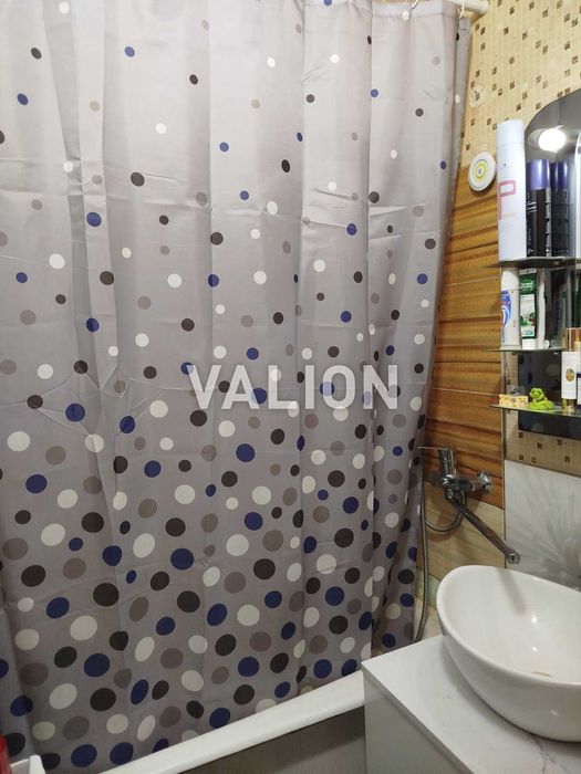 Продам 3-кімнатну квартиру біля метро *Академмістечко*