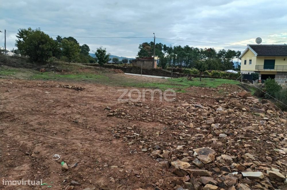 Terreno inserido em zona de construção