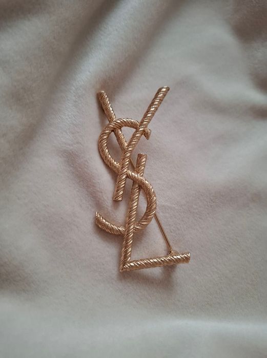 Broszka różowe złoto