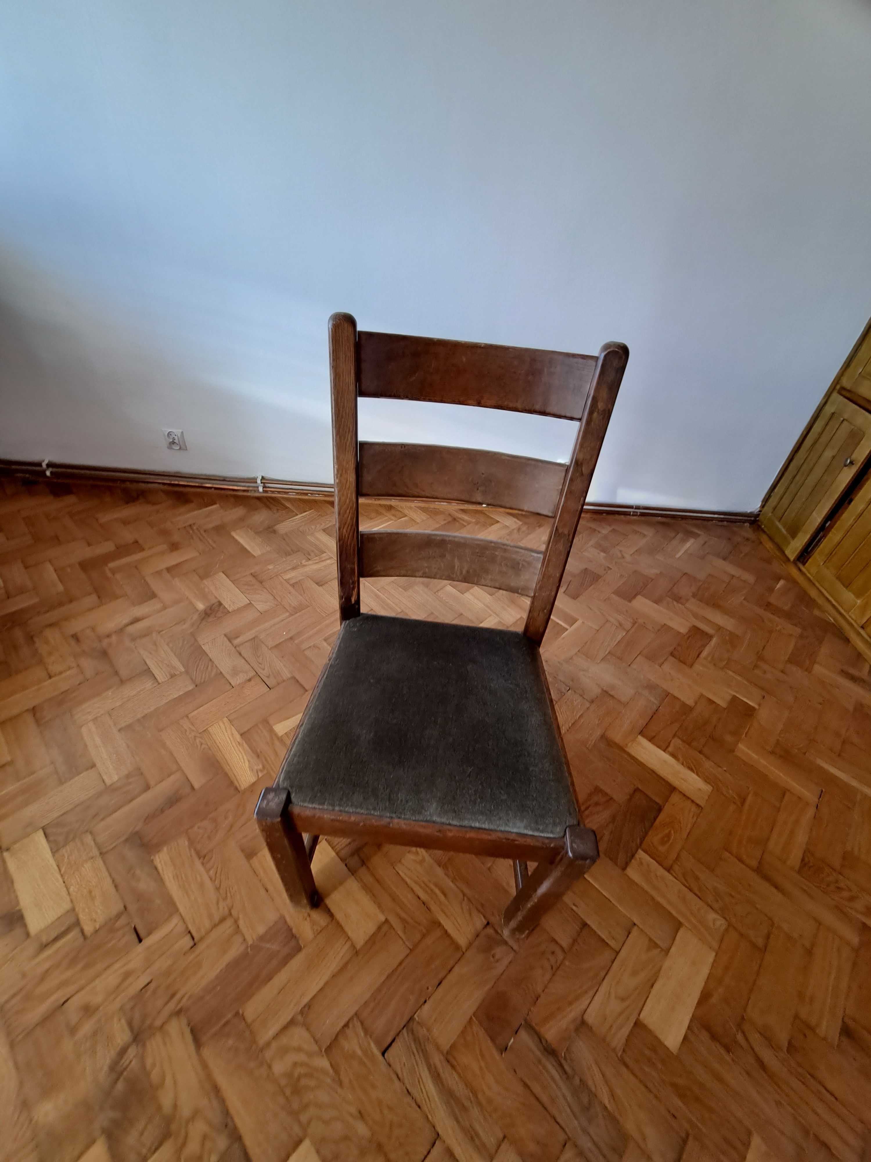 Sprzedam krzesła dębowe z oliwkową tapicerką