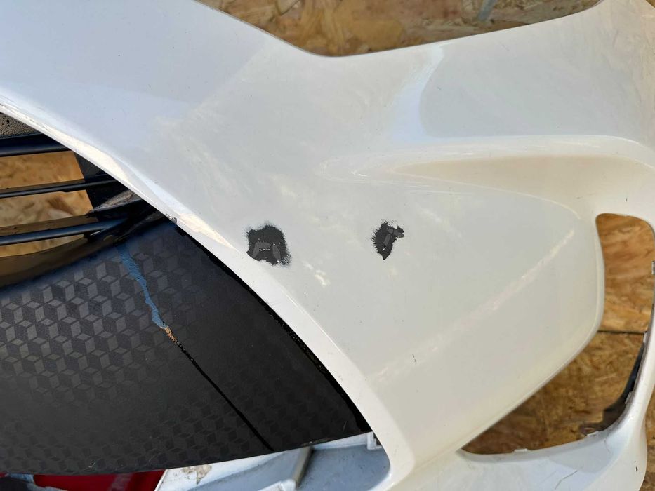 Toyota Yaris IV 4 20- zderzak przedni przód cały